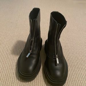 Zara black boots with zipper